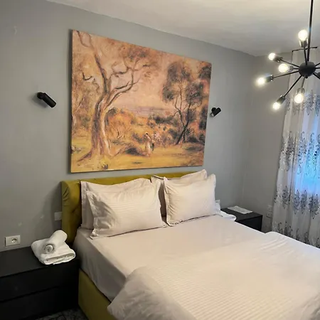 Апартаменты Your House In Тирана